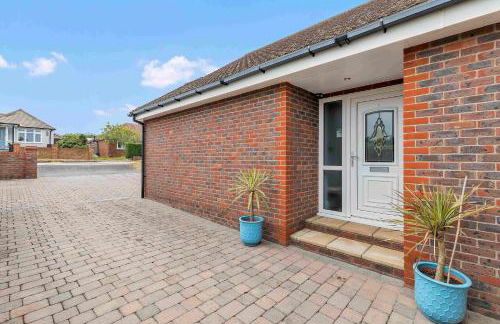 Sea Downs House with Free Parking By My Getaways - Foto 36