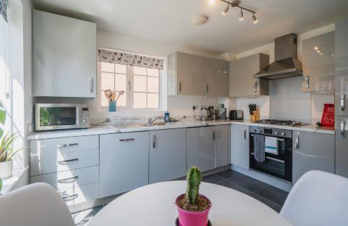 Comfortable 3 Bedroom Home w Garden and Parking - Foto 2