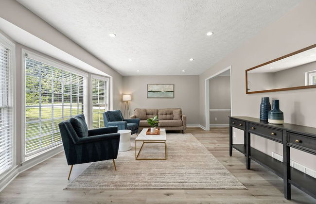 Beautiful Newly-renovated Home in Indian Hills - Foto 14