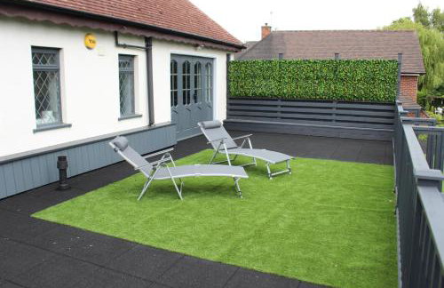 Modern Spacious House - Sleeps 16, Free Parking, Sun Terrace - Foto 19