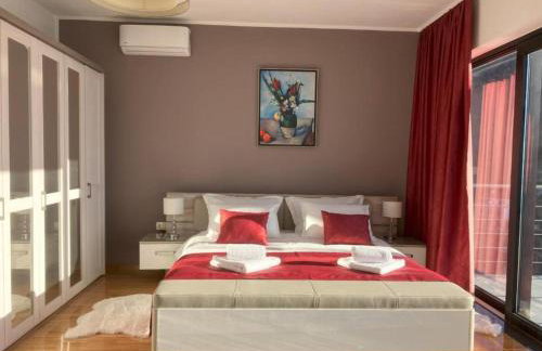 Beachfront Luxury Villa with Private Pool and Stunning Sea Views - Photo 22