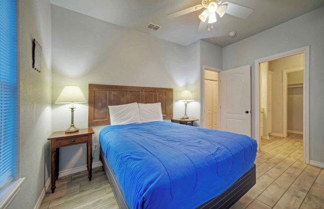 Group Getaway w/ Pool, Boat Dock 2 Homes Laguna Village Retreat by Avantstay - Foto 15