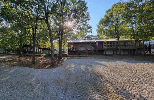 Gigi's Spacious Lakefront with Boat Ramp Access!! Newly Remodeled, Sleeps 8! - Foto 3