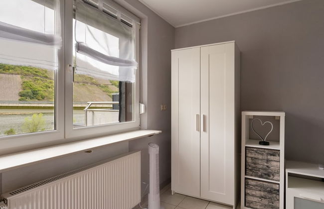 Garden Retreat With Pond View - Photo 5