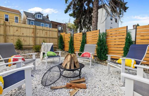 Chic Home with Large Private Yard! Hot Tub, Close To Downtown - Foto 29