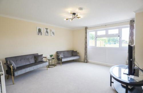 SALE 3 bed House CALNE SLEEPS 6 pet-friendly - Foto 1