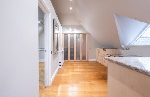 5BDR Luxe Villa By Torr Property Group Short Lets & Serviced Accommodation With Free Parking & River View Stratford-Upon-Avon - Foto 48