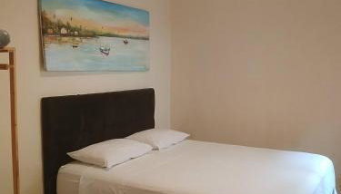 Colonial House - Photo 2