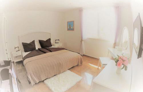 Villa Ludilo mit 4 Apartments in Poljica - Marina bei Trogir Split - Photo 54