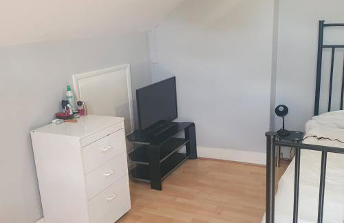 Flat with excellent transport links to central London. - Foto 12