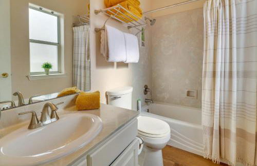 Patio with Tranquil Views! Home 14 Mi to Albuquerque - Foto 18