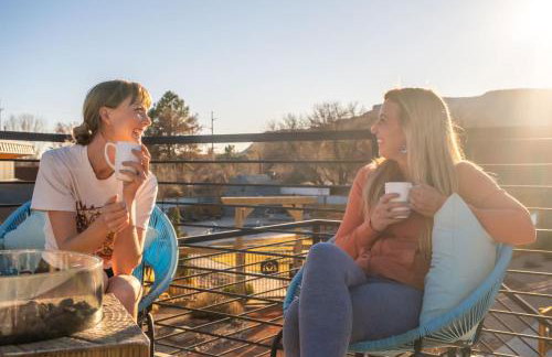 Timber & Tin G 2Bed 2Bath w Pool & Rooftop Deck - Foto 45