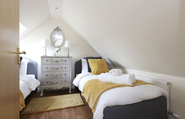 JOIVY Greenknowes Lodge With Hot Tub And Wood Burning Stove - Foto 2