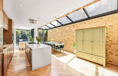 Stunning 3 Bed Victorian House - Idyllic Location - Foto 33