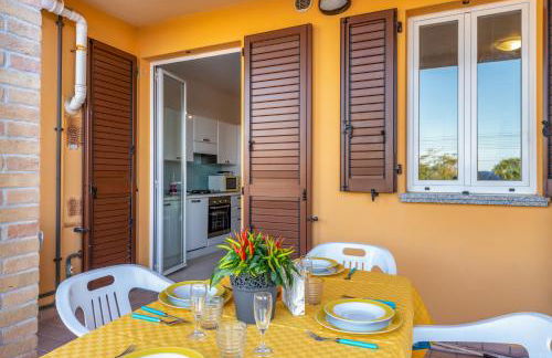 Apartment with Terrace & Parking near the Sea - Foto 2