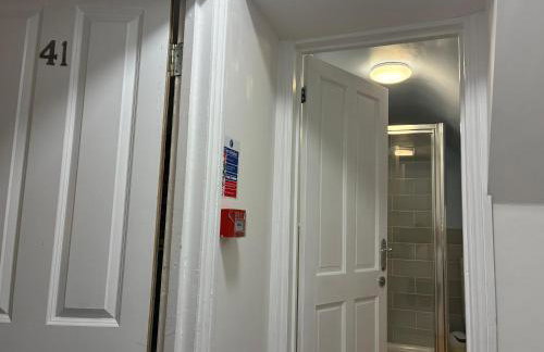 By-the-Beach, Sea view 2 bedroom Loft Studio Apartment & Free Parking - Foto 24