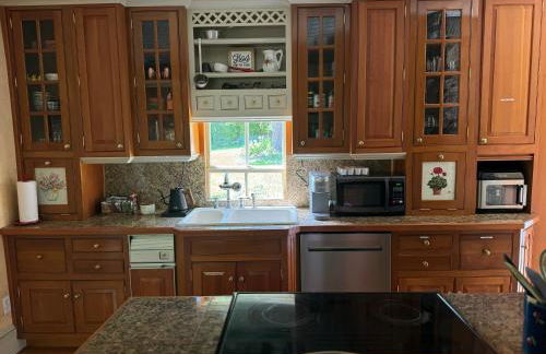 Historic 1818 Riverfront Cottage - Foto 9