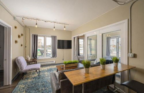 Downtown 2 Bedroom Apartment - Free Parking - Foto 3