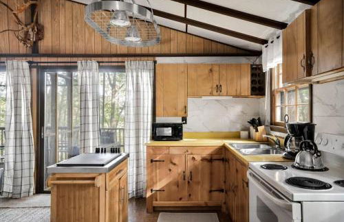 Secluded Cabin Hot Tub, Huge Deck, Fire Pit, WiFi - Foto 13