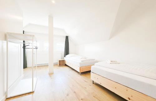 Tolstov Apartments - 4 Room Apartment - Maisonette - Balcony - 20 Min Messe DUS and Old Town DUS - Foto 8