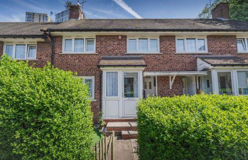 Entire 4-Bed House & Parking, Steps from ICC & Utilita Arena Birmingham & Broad Street - Photo 25