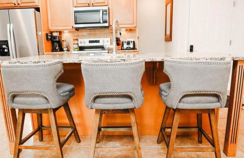 NEWLY REMODELED FOUR BEDROOM All SEASON CONDO W MOUNTAIN VIEWS - Foto 29