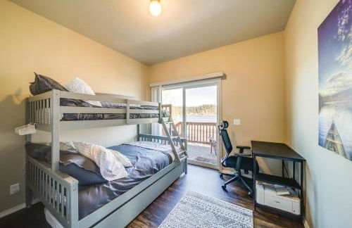 Newport Riverfront Home with Deck and Fire Pit! - Foto 19