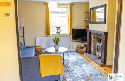 Smithy Bank Cottage - with free parking! - Photo 27