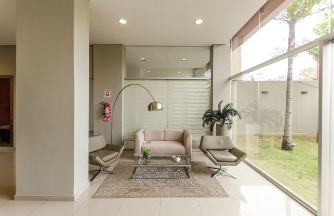 Modern 1 BR Apartment - Photo 3