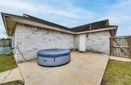 Patio and Hot Tub Home 6 Mi to Downtown Brownsville - Foto 23