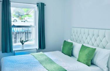 Dover Ferry Apartments x 2 Sleeps 10 with parking and castle views - Foto 18