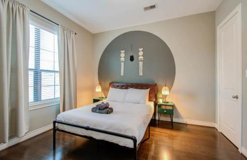 Chic & Central 3-BD Townhouse Mins to DT - Foto 17