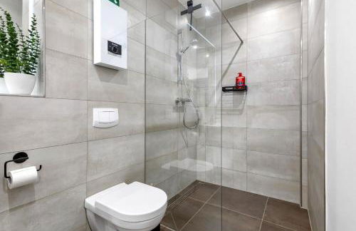 Exklusives Studio - Zentral Innenstadtlage - Kostenloser Parkplatz - Aufzug - Modern für bis zu 4 Personen - Smart Home - Foto 23