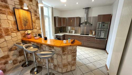 Maison LAMARTINE - Plein Centre-Ville Avec Garage & Jeux - Foto 5, stove