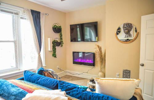 Chic 4BR Dwelling with Backyard in Philadelphia - Foto 17