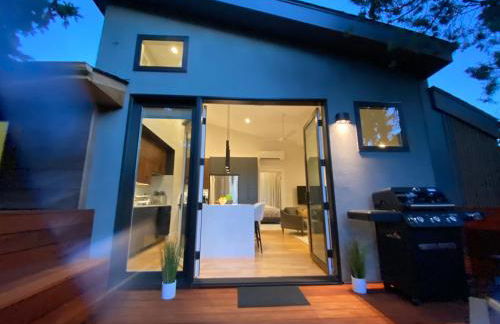 30-Day Minimum Boulder Bright & Modern Private 1BR 2BA ADU - Photo 59