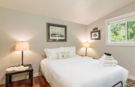 Wolf Beach Cottage by Avantstay Harbor Views - Photo 36