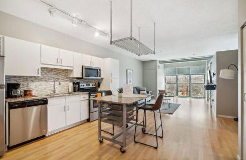 CozySuites Mill District with pool, gym #08 - Foto 7