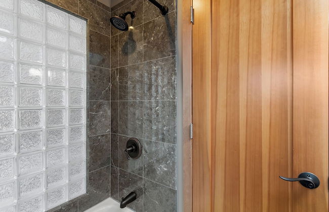 Joyful Kirkland Home, Near Beach, Hot Tub & AC - Photo 15