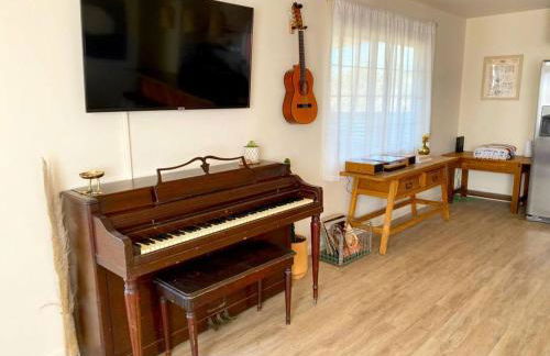 Cryptic Cabin-Tranquil Bohemian Getaway w/Hot Tub - Foto 26