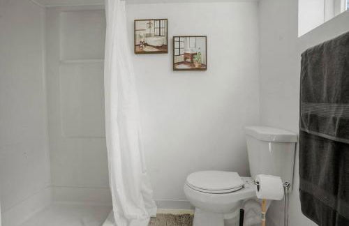 Entire Spacious Home Near DC - Photo 38