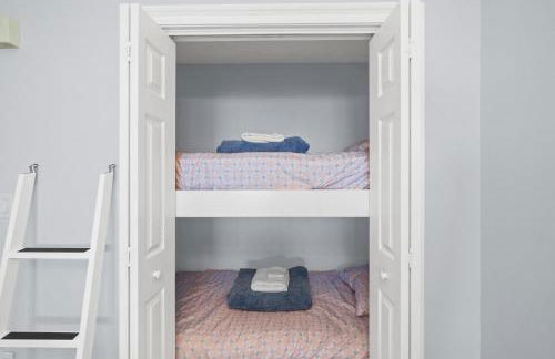 Quiet East End Gulf-Front Condo w/ Heated Pool & Balcony - Foto 4