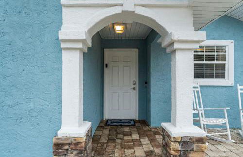 March Sale! Walk to Beach - Large Private Yard - Fire Pit - Dog Friendly - Foto 33