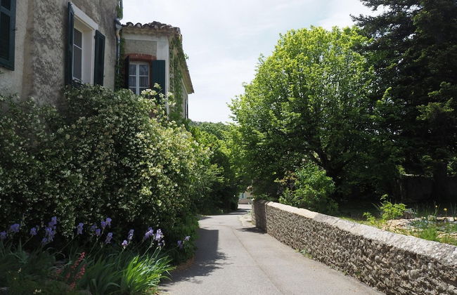 Charming Provencal Holiday Home With Garden - Foto 23