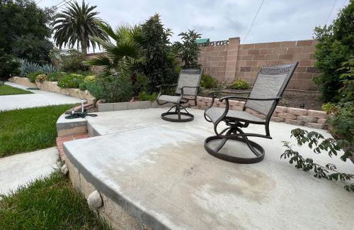 Modern 3 King Beds, Beautiful Large Backyard, WFH, Long Stays, Waterfall, WI-FI, FWY, 25 mins to Beach - Photo 31