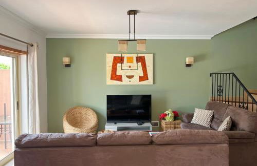 Gated Family Villa with Private Pool and Garden - Foto 23