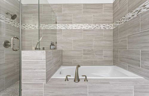 Spacious 5 Bedroom House with Heated Pool and Jacuzzi - Foto 28