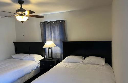 Prime Location Amazing Unit Close to Downtown - 2 queen beds - Photo 6