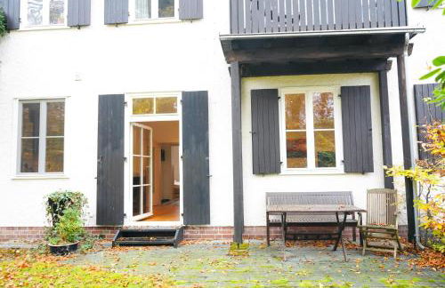 Wohnensemble mit 3 separaten Bereichen- 2 Küchen- 3 Badezimmer- 10 Personen- Garten- Parkplatz - Foto 23