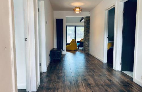 6 Bedroom Bungalow Ascot Racecourse LegoLand Windsor Castle 75" TV - Foto 22